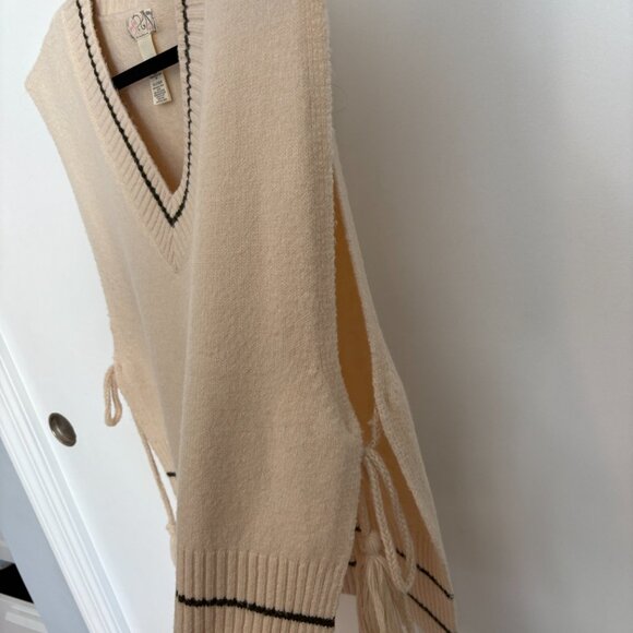 Free People - All Star Stripe Poncho - OS - White/Olive - Picture 4 of 7